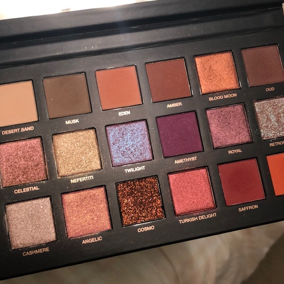 HUDA BEAUTY Other - Huda Beauty Desert Dusk Palette